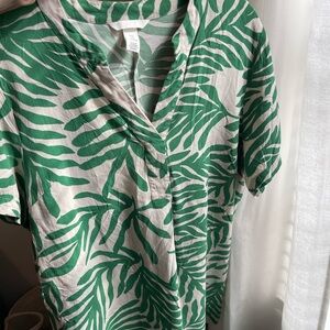 H&M Green and White Zebra Print Blouse